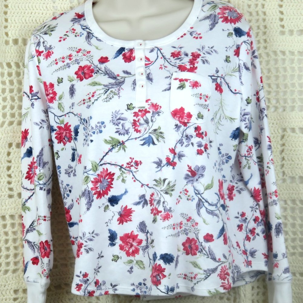Karen Neuburger Pullover Top Size PS Petite White Floral Long Sleeves Swoop Neck